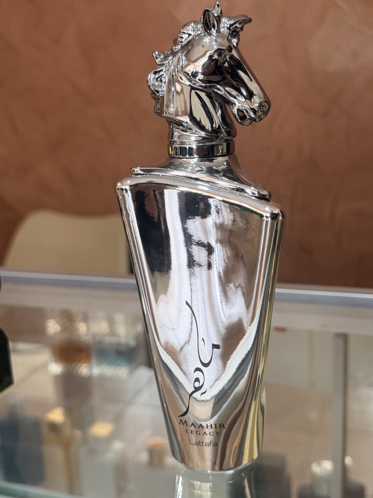 Lattafa Maahir Legacy plata