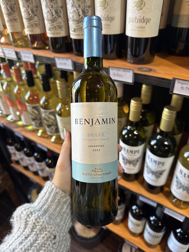Benjamin tardio blanco dulce