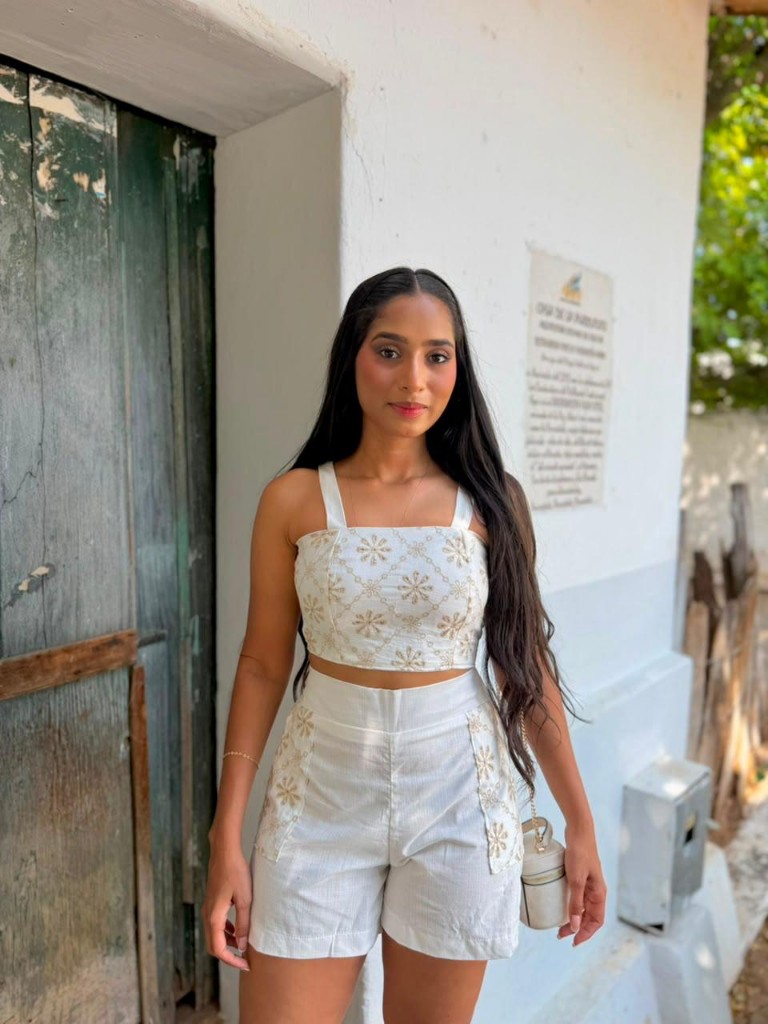 Conjunto blanco bordado