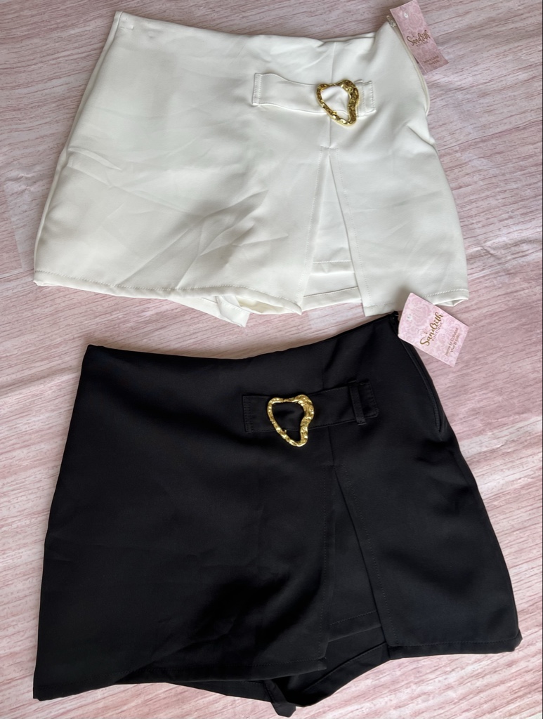 Falda Short hebilla dorada