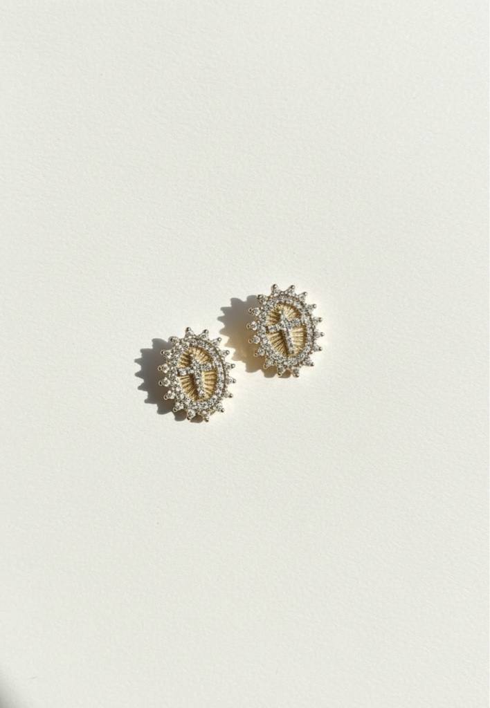 Aretes dorados con piedras