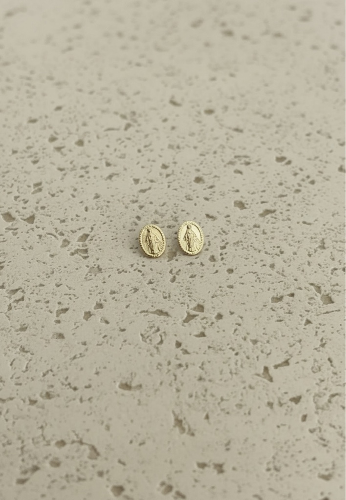 Aretes dorados Virgen