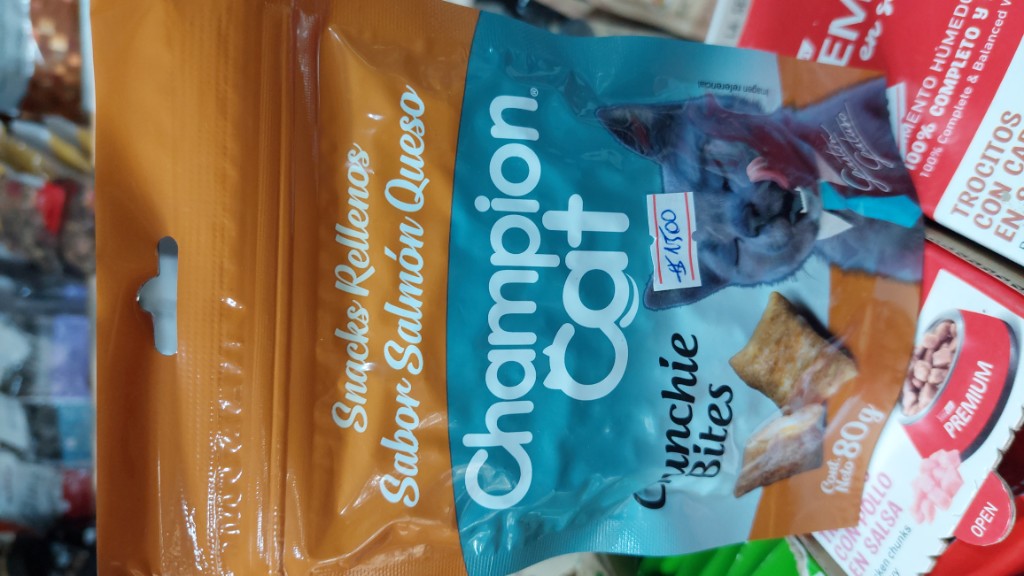 Champion Cat Crunchie Bites Salmon Queso