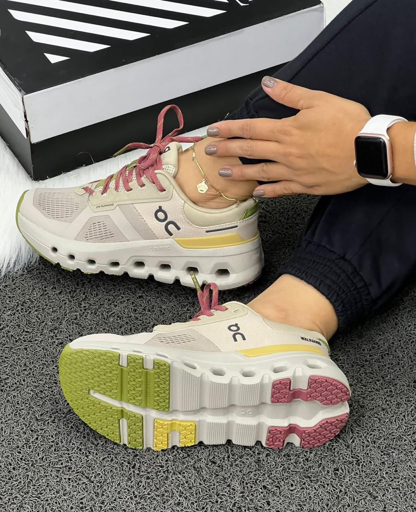 On Running tenis beige