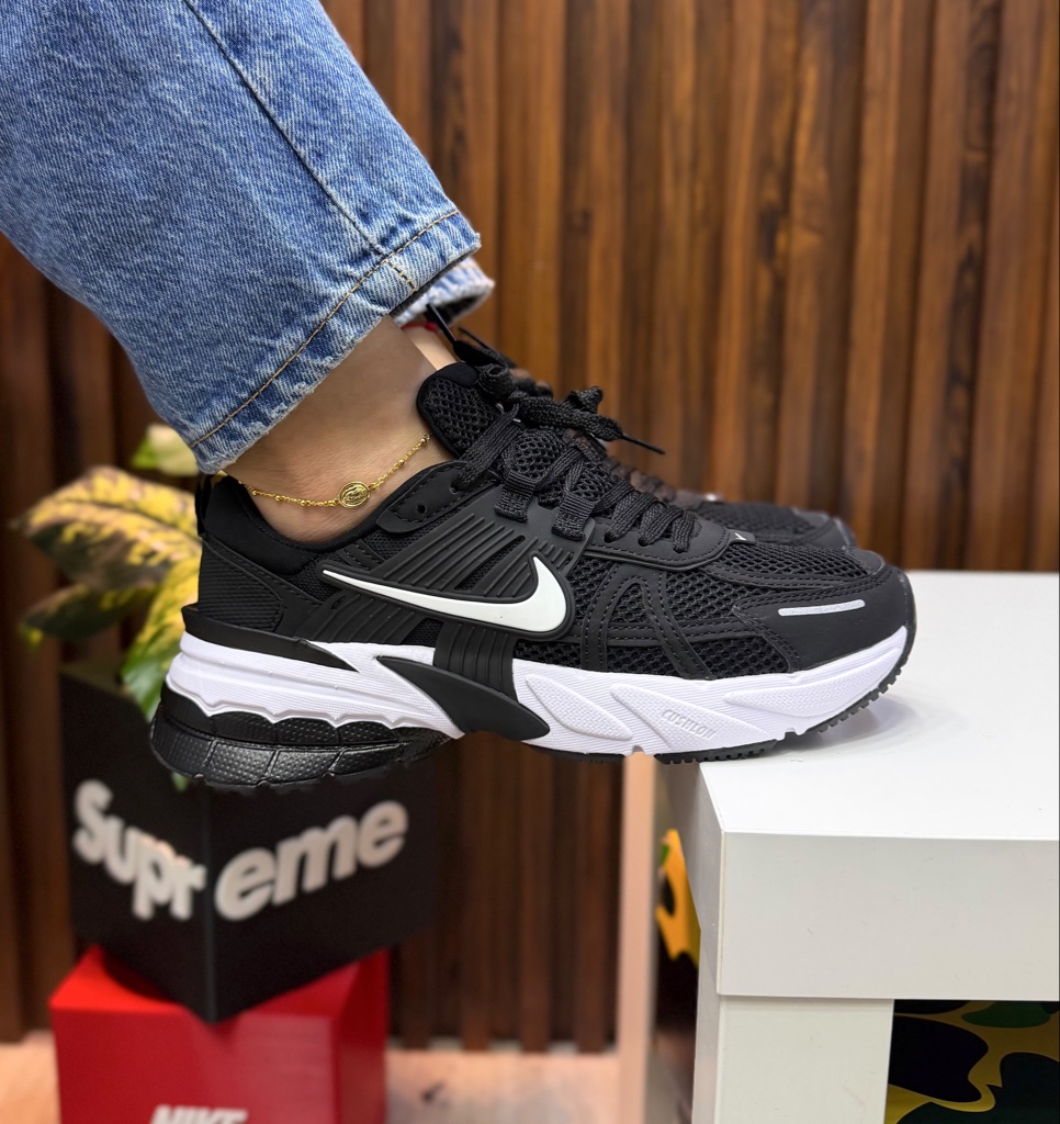 Nike v2k negro