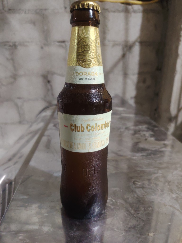 UND DE CLUB COLOMBIA BOTELLA