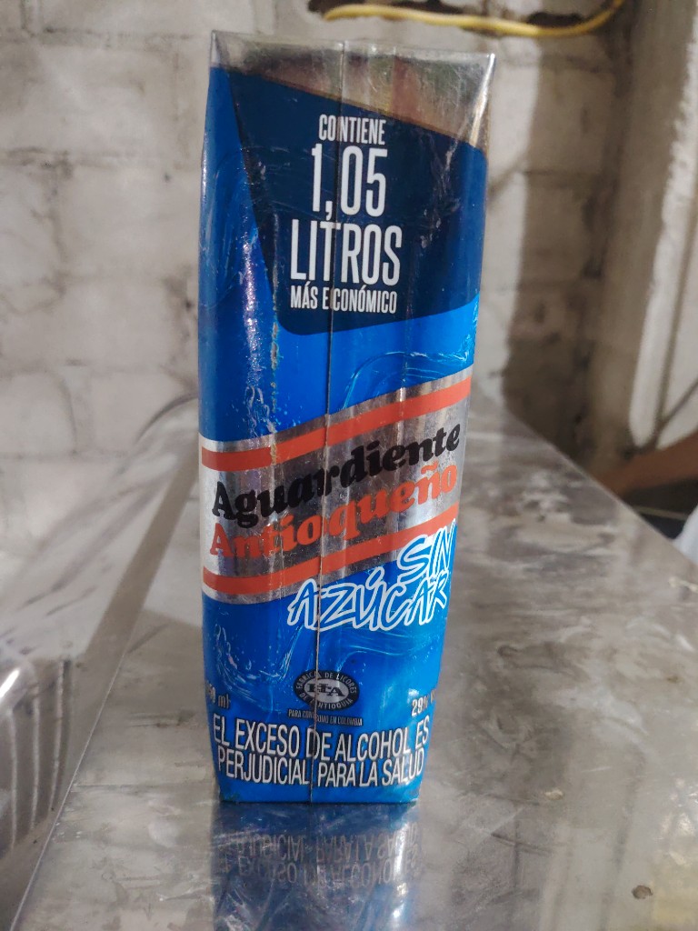 UND DE AGUARDIENTE TETRA AZUL