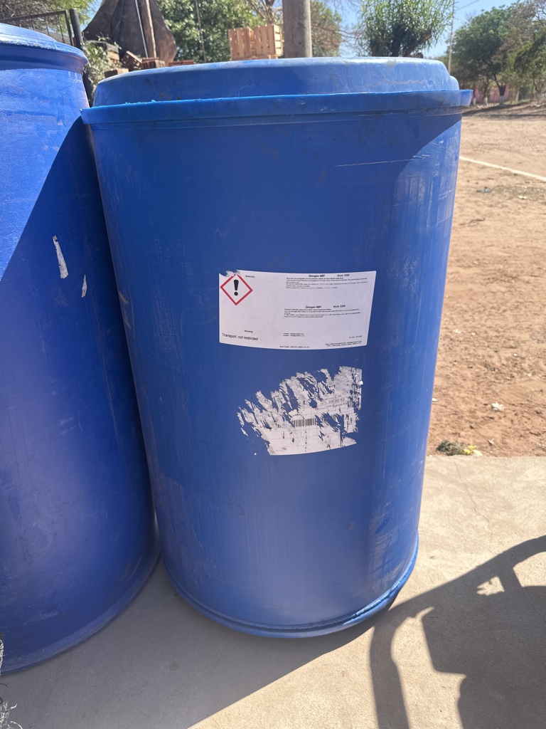 Tacho plastico azul 200L