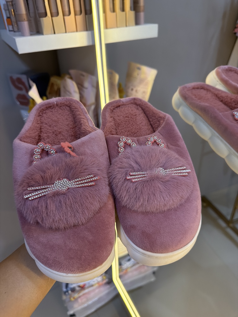 Pantufa gatinho pedrinha