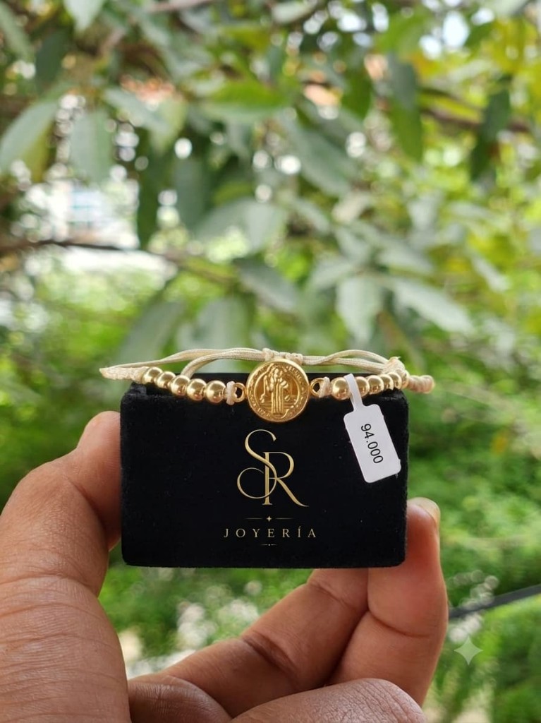 Pulsera niños 3 a 5 años: San benito con balines lisos #4 (Oro Laminado 18K)