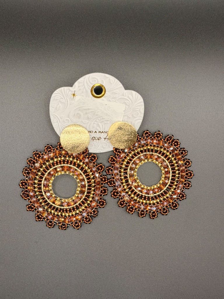 aretes artesanales tejido color cafe