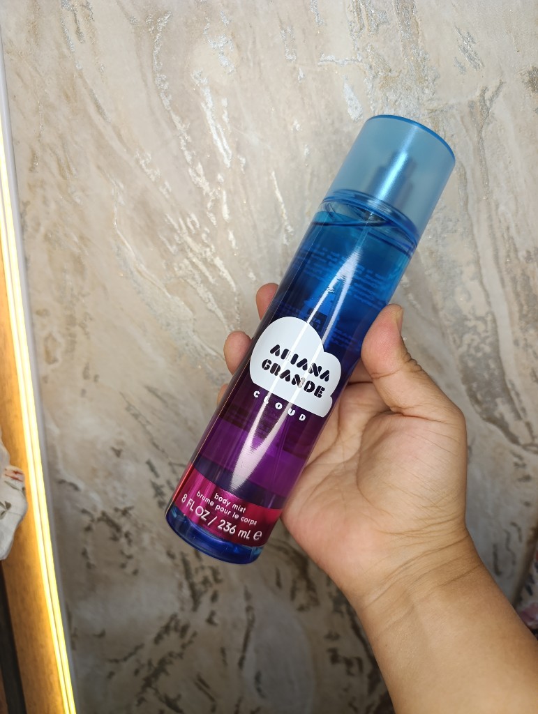Ariana Grande Cloud body mist azul