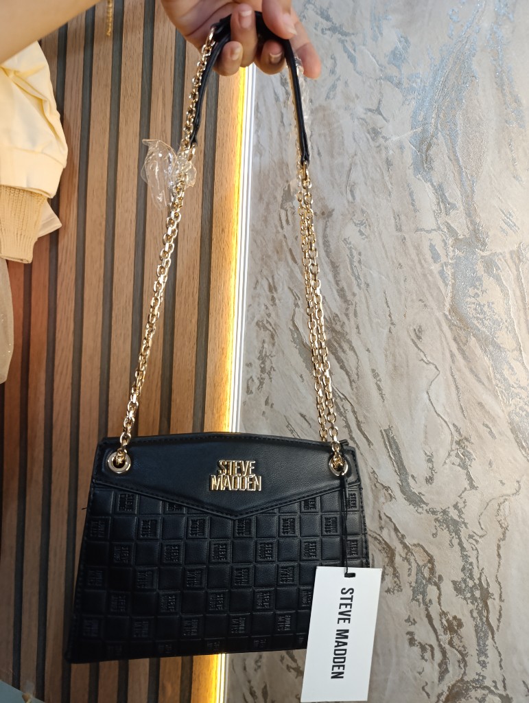 Steve Madden bolsa negra con cadena
