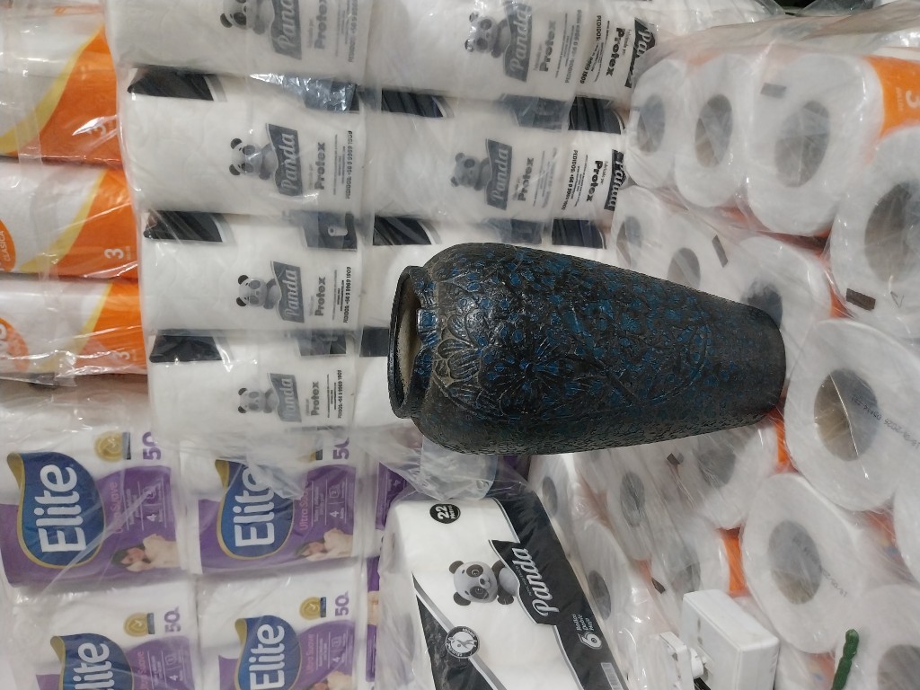 Florero  celeste co negro