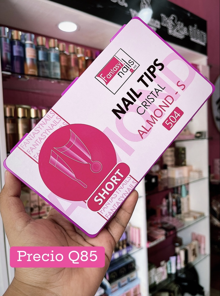 Fantasynails tips acrilicas almond cortas