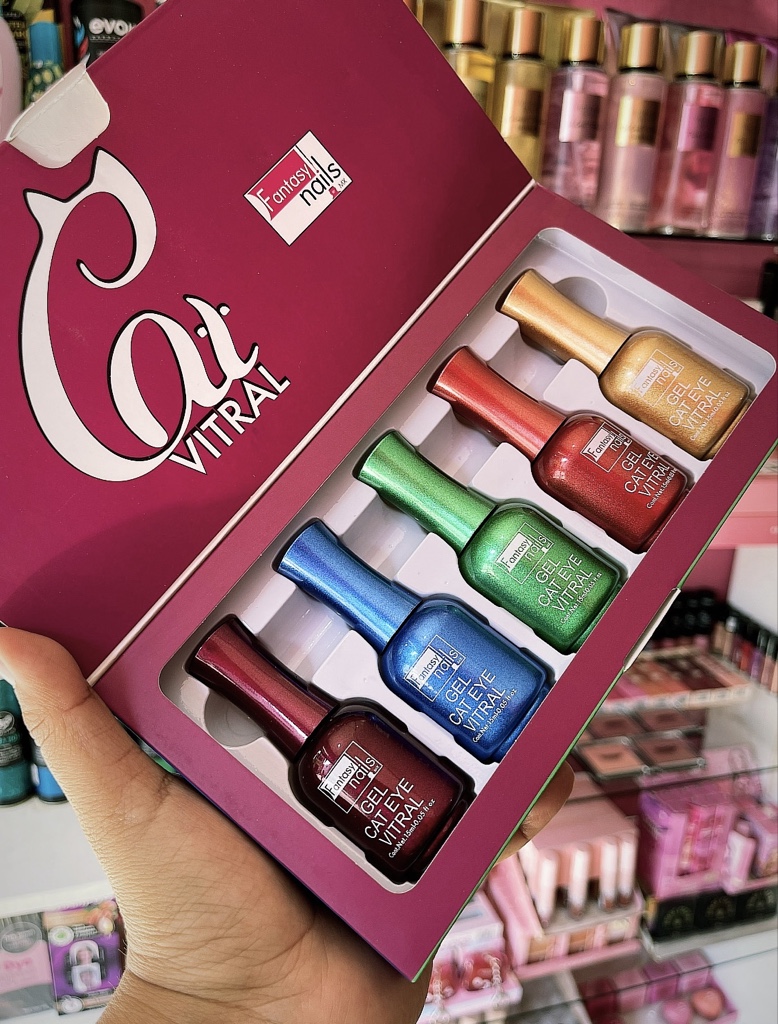 Fantasy Nails Gel Cat Eye Vitra l