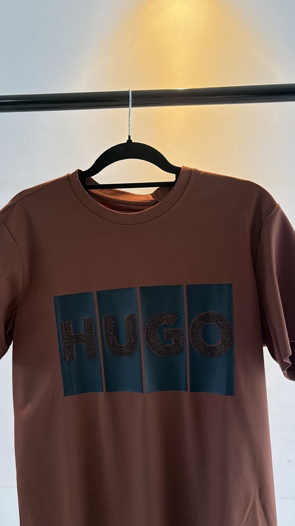 Hugo, Cafe