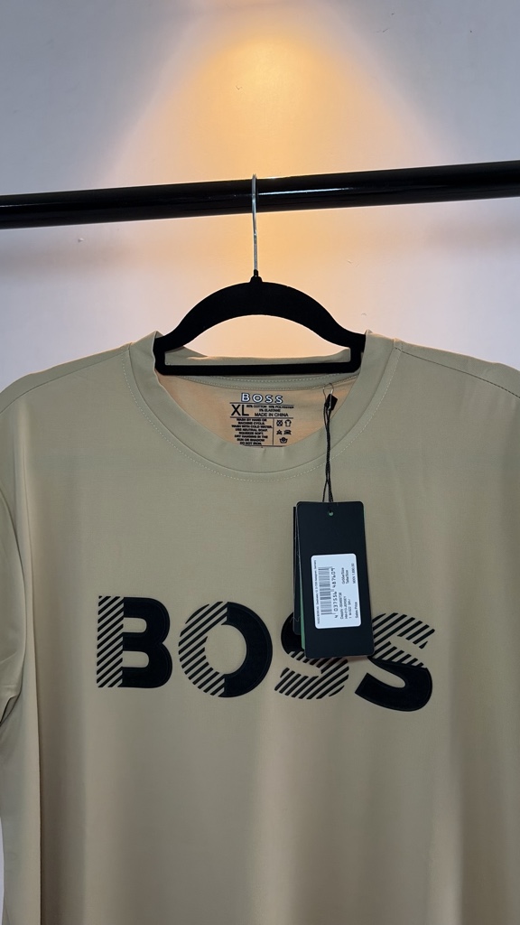 Boss, Beige