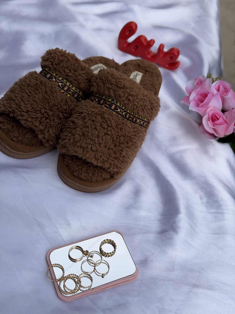 Pantufla de borrega café