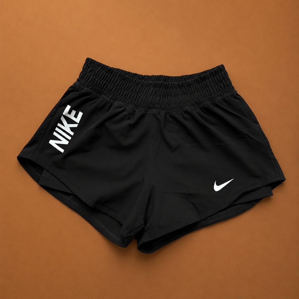 Pantaloneta Nike logo negra