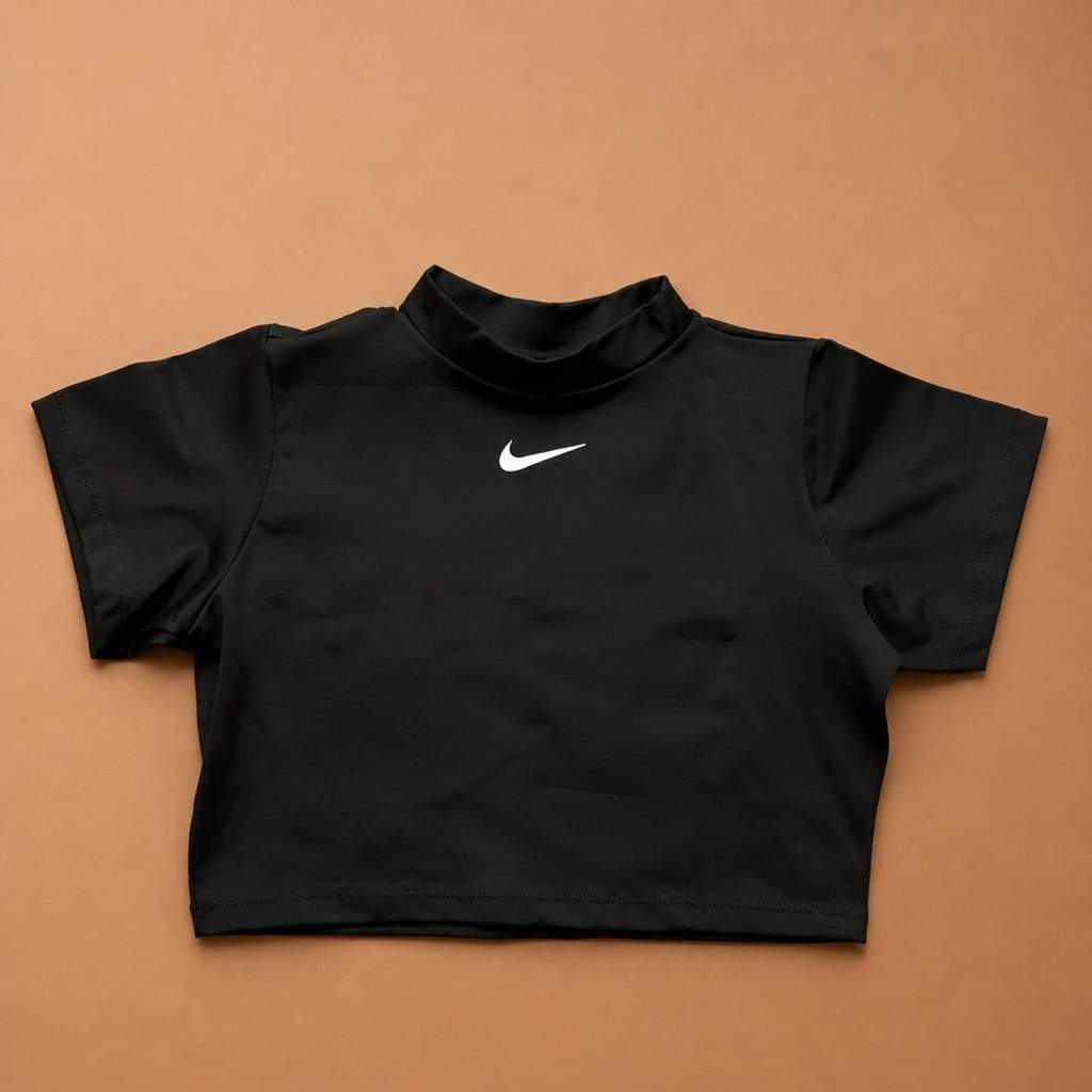 Camiseta corta negra