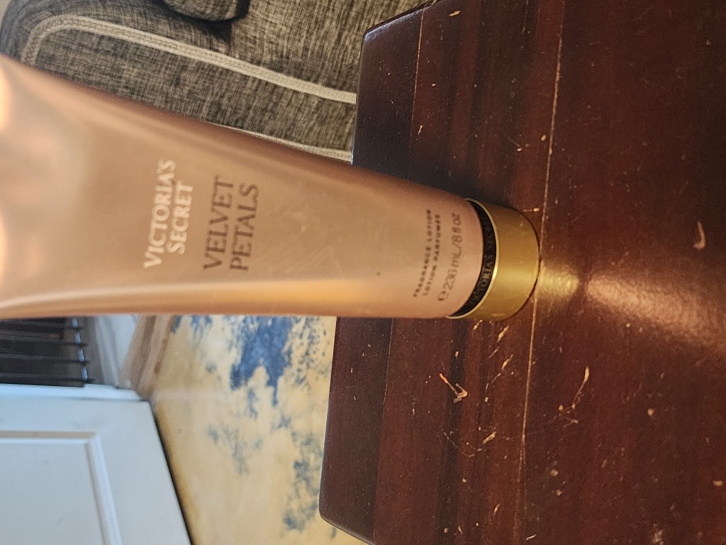 Victoria's Secret Velvet Petals splash