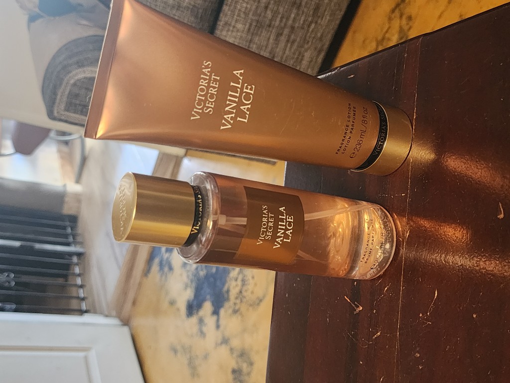 Victoria's Secret Vanilla Lace splash