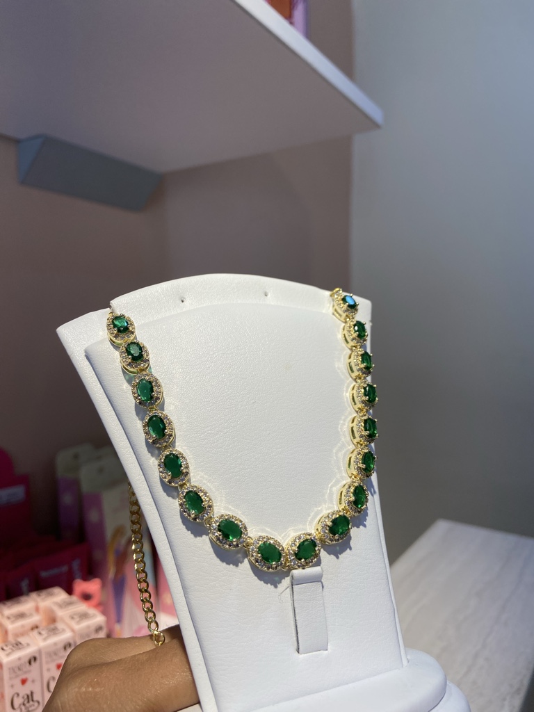 Collar esmeralda sharaa