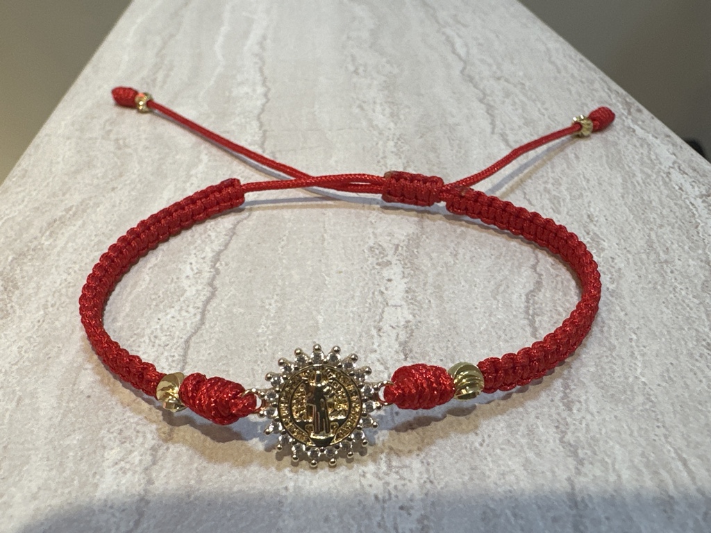 Pulsera roja San benito