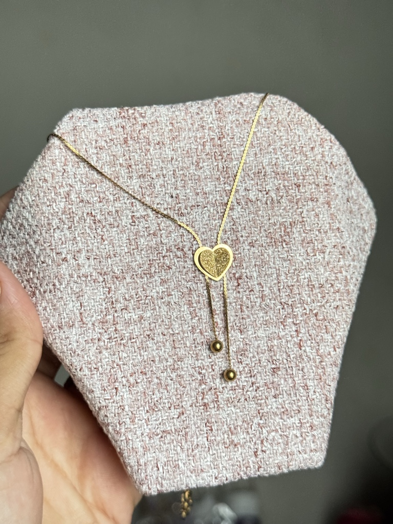 Colar dourado coração