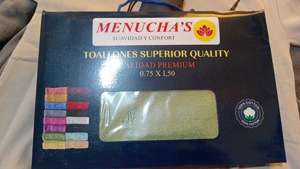Menucha's toallon premium beige