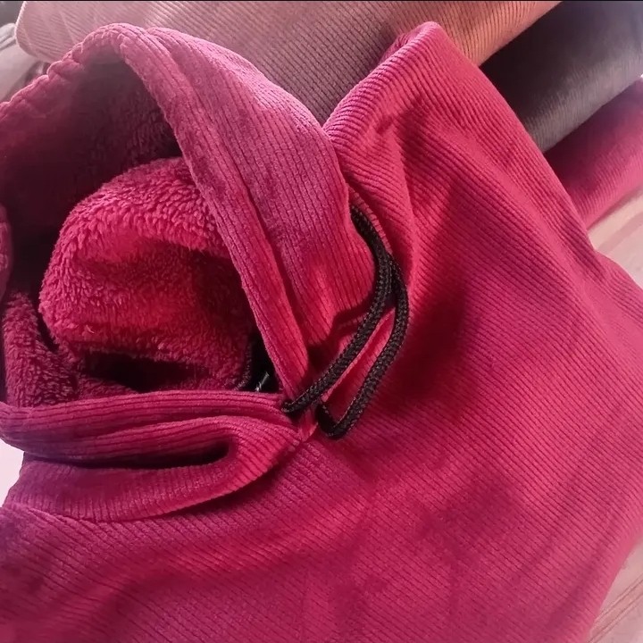 Buzo corderoid con peluche en el interior