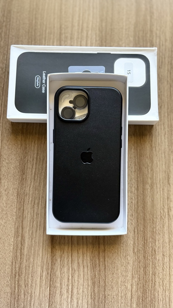 15 Cuero negro