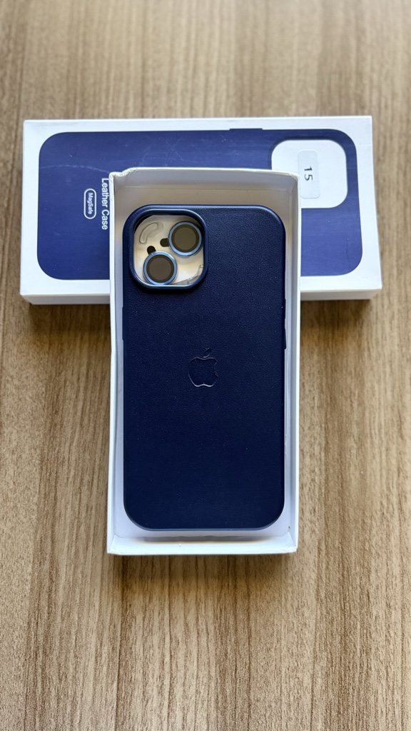 15 Cuero azul