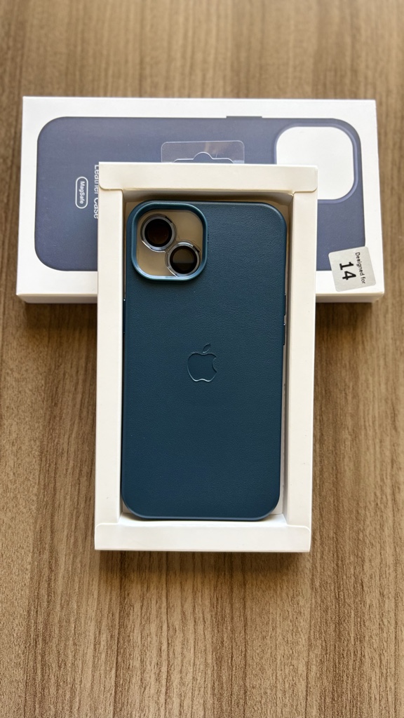 14 Cuero azul