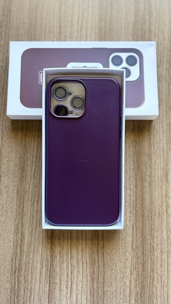 13 Pro Max Cuero lila