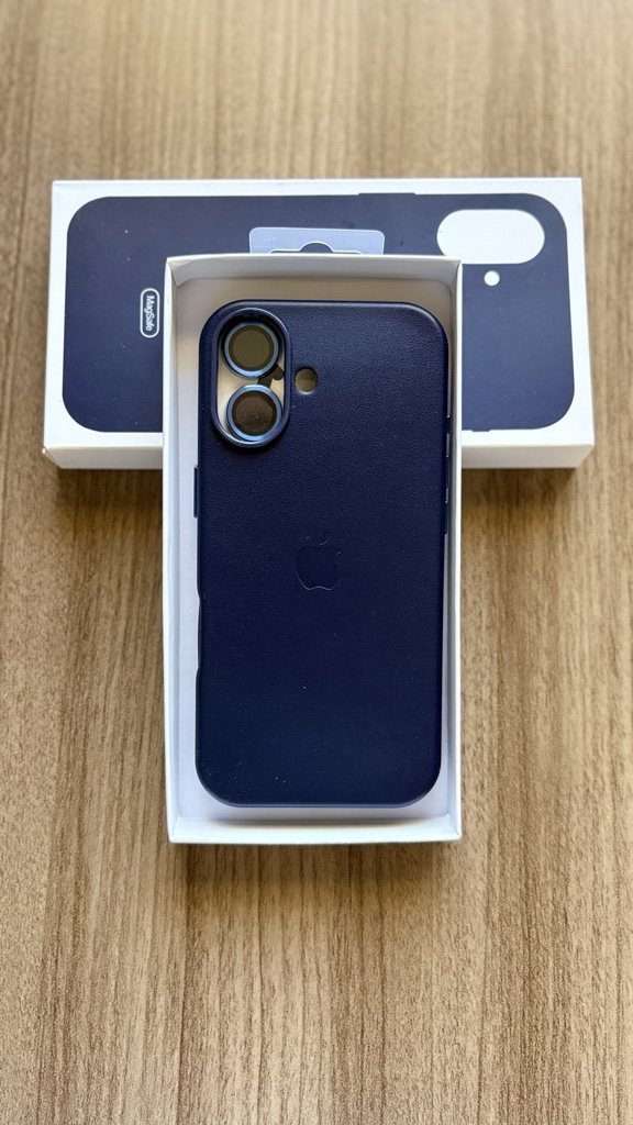 17 Cuero azul