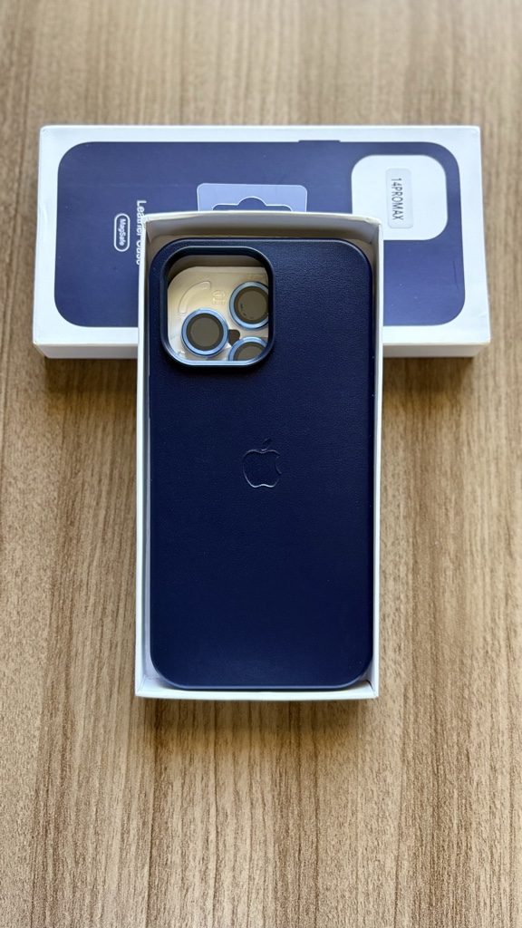 14 Pro Max Cuero azul