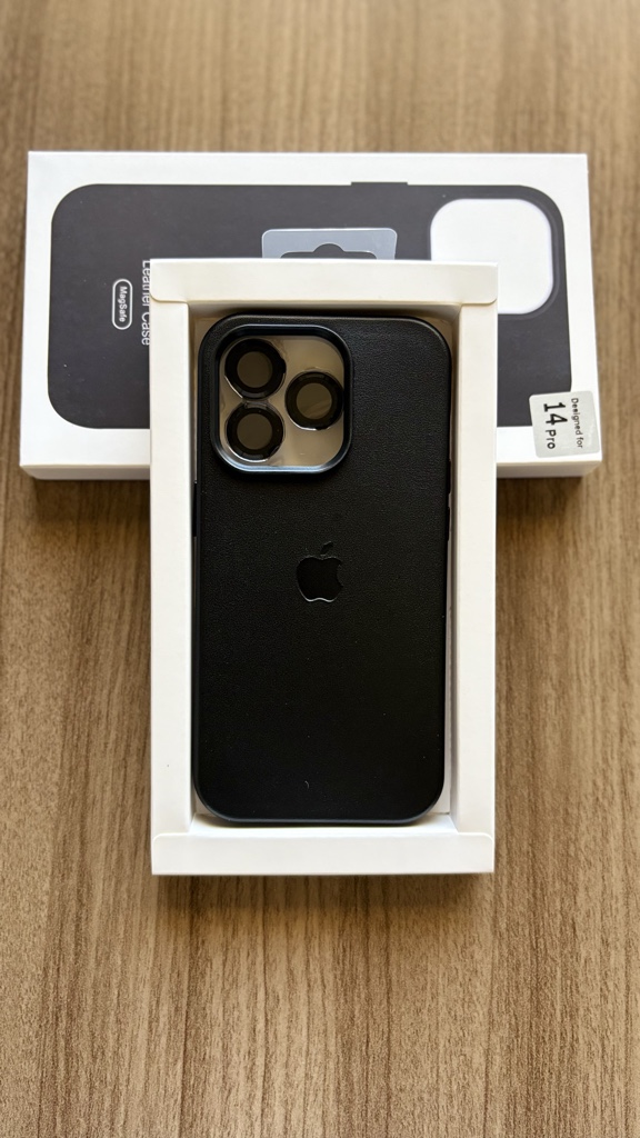 14 Pro Cuero negro