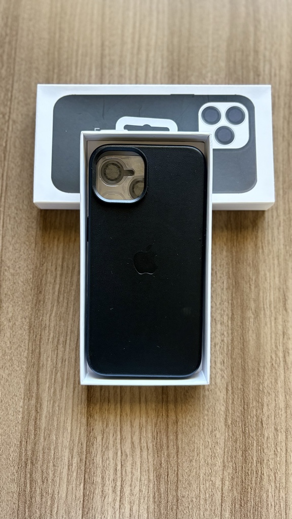 13 Cuero negro