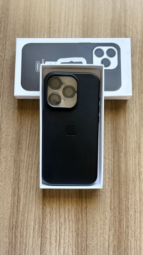 15 Pro Cuero negro
