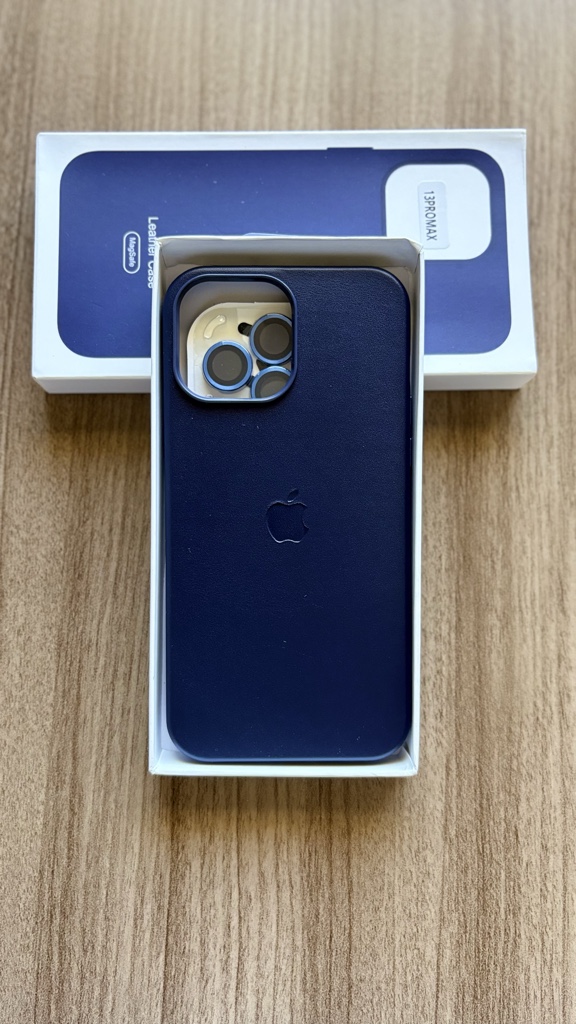 13 Pro Max Cuero azul