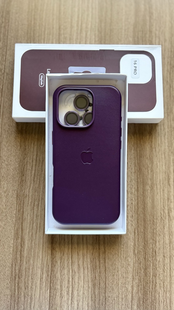 16 Pro Cuero lila
