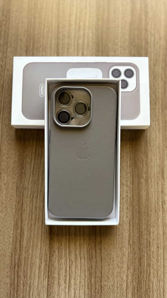 15 Pro Cuero gris