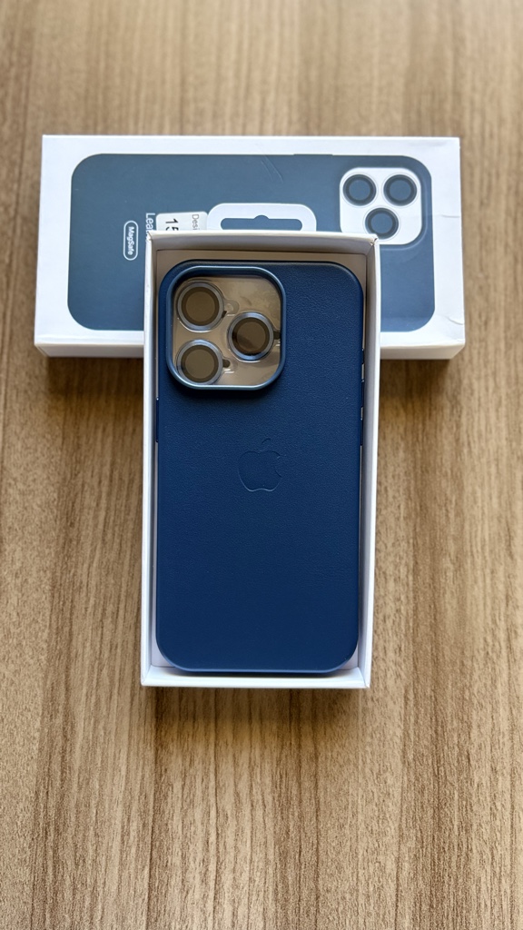 15 Pro Cuero azul petróleo