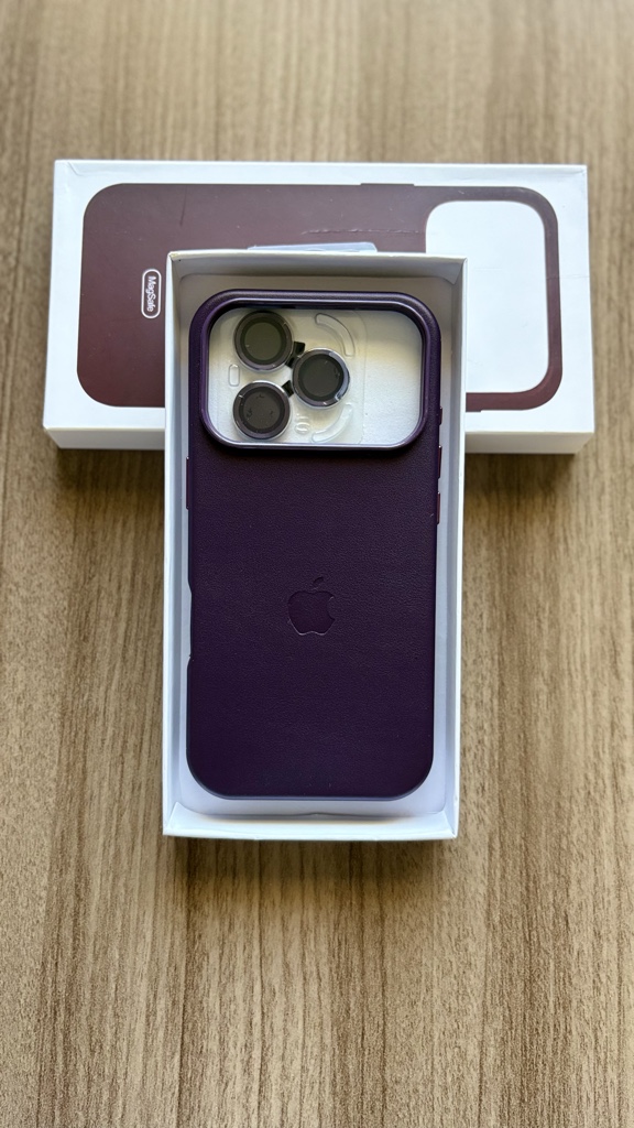 17 Pro Cuero lila