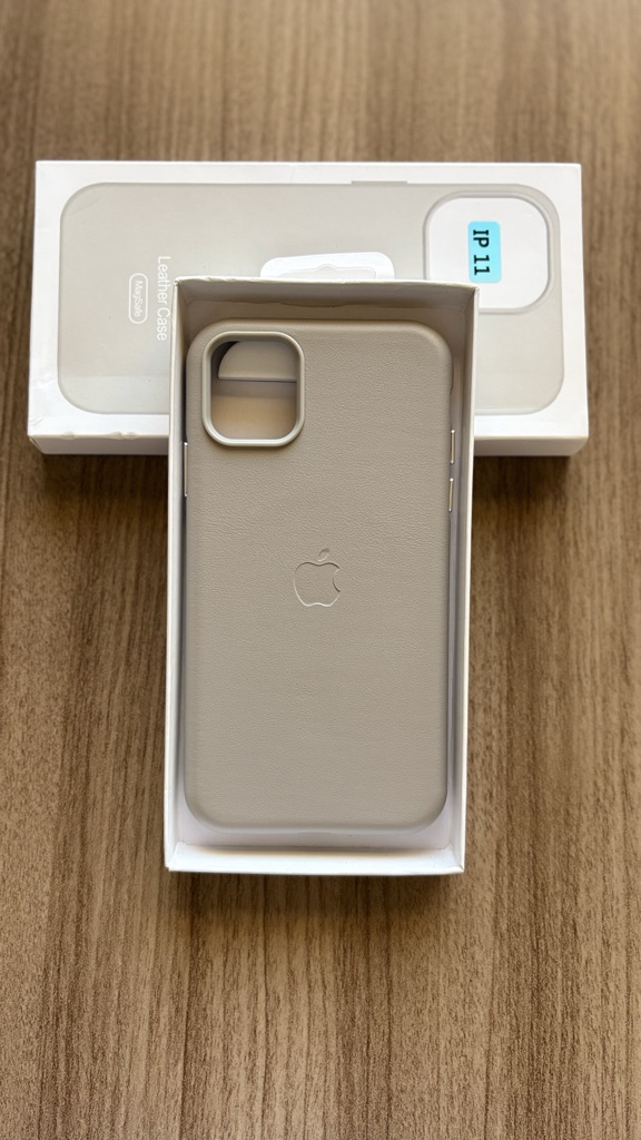 11 Cuero gris