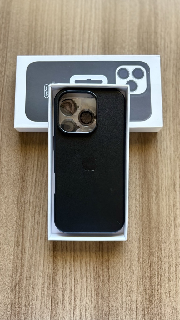 16 Pro Cuero negro