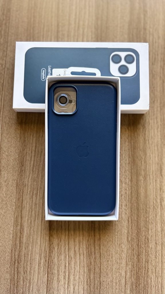 11 Cuero azul