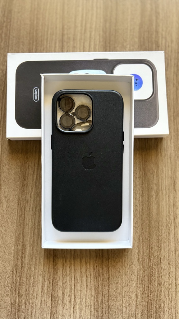 13 Pro Cuero negro